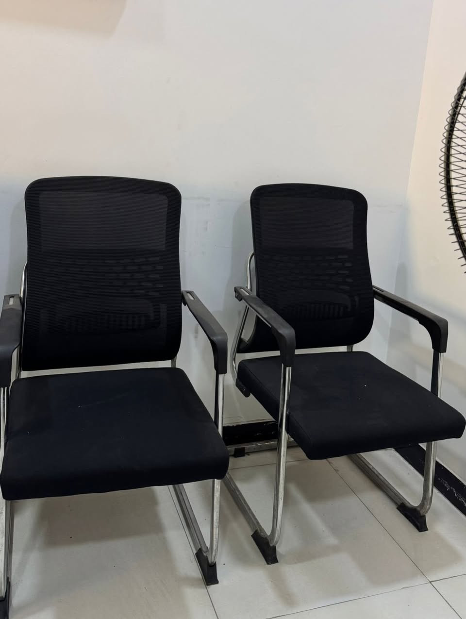 للبيع 📢
غراض مكتب مستخدمة بحالة ممتازة ✨

- خزانة رفوف مع خزانة سفلية  
- مكتب إداري حديث وأنيق  
- كراسي مريحة ونظيفة  

الاستخدام خفيف وما بيها أي عيوب 👌  
مناسبة للمكاتب، العيادات، أو حتى للبيت 🏠  
للاستفسار الاتصال علئ الرقم 
***********
