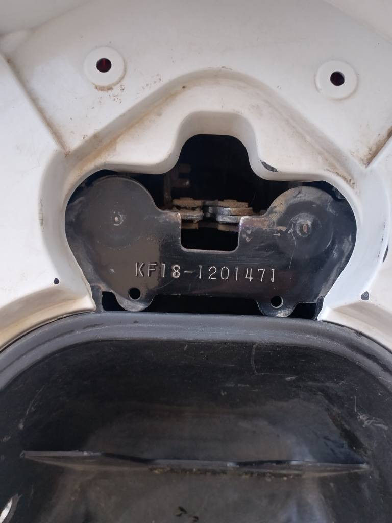 سلام عليكم 
اخوان pcx جيل ثاني 
حساس زداحام 
حساس ستان
دراجه مكفوله 
مكاني كوت 
***********
