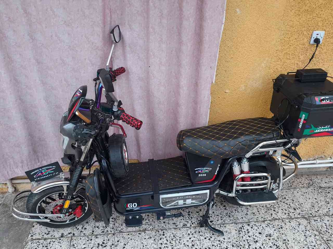 السلام عليكم
المديل 2026 
عندي دراجه جبلي  البيع جديده صارله 25 يوم مستعمله  
عدد البطاريات  6 جديده بطاريات  الكهربائية كله شغاله  
المكان الفلوجه الاستفسار رقم الهاتف  / *********** 
السعر 800 وبي مجال
