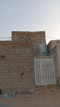 شارع المطار • ٥٠م • مقابل باب الخروج
