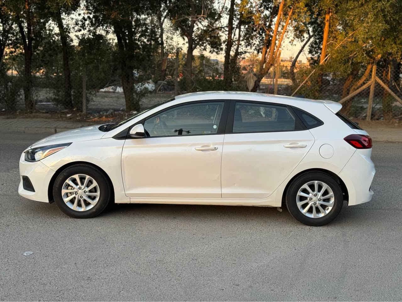 هونداي اكسنت 2019 وارد امريكي 
السياره بيهه بارد بسيط بالجاملغ فقط
وبدون ايرباك 
وبدون تبديل 
وبدون دواخل
مواصفاتها 
شاشه كبيره 
كامره دواره 
تحكمات ستيرن جهتين 
محرك 1600 
ويل كب 
تخم تاير جديد 
تبريد ثلج 
ماشيه 53 الف 
كير ATM بلادي
نظام اي بي اس
نظام ايكو اقتصادي بانزين
السياره جديده
السياره رقم بغداد وباسمي 
السعر 107 
للاستفسار *********** بغداد, العراق
