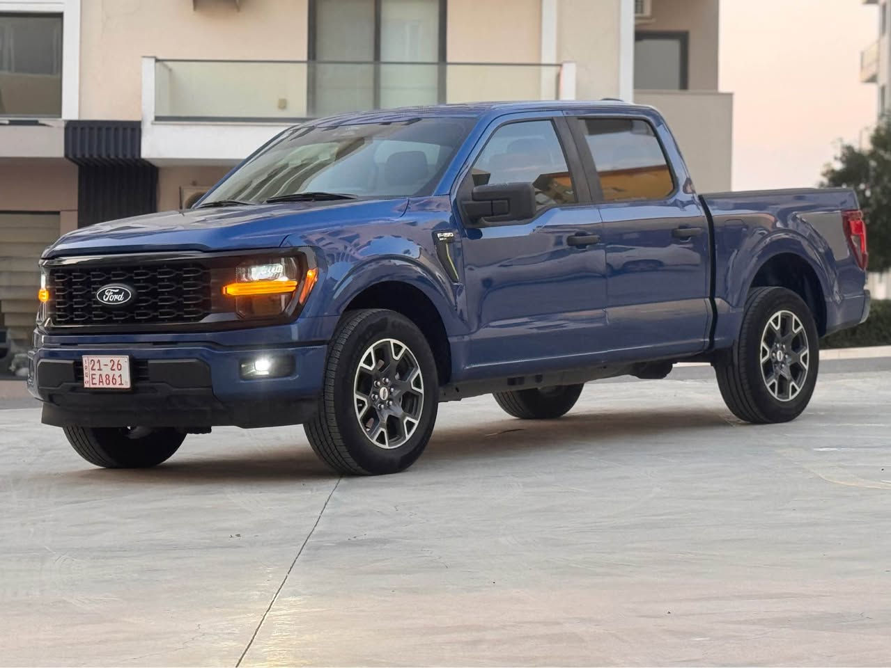 السلام عليكم
فورد f150 شكل جديد
٨ سلندر تنفس طبيعي
موديل 2024
لون مميز💙
ماشية 30 الف
حادثه جدا بسيط جاملغ وشبر بند بدون دواخل
ابرباك ستيرن فقط
موصفاته 
شاشة كبير
ردار
اتوستوب 
عداد ديجيتال
نقطة العمياء
تحديد المسار
تحديد السرعه
لايت زينون وليد
ويل سبورت
سعرها ٢٦٨ ورقة بدون رقم
مكان سياره اربيل معرض نجوم الامارات
***********
*********** أربيل, العراق
