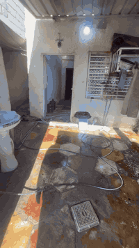 اللهم صل على محمد وال محمد
دار ١٠٠ متر. بناء مرتب وسعر مناسب 

اصلاح زراعي 

سعر.    ١٥ مليون. بي مجال. 

ماء كهرباء. يبعد عن تبليط ١٠ مترات 

ملاحضه الدار حاليا فارغ مباشرتا تستلمه 

مكتب عقار الذهب الابيض في البكرلي بأداره ابو ليث الدليمي.  *********** اخوكم هيثم
