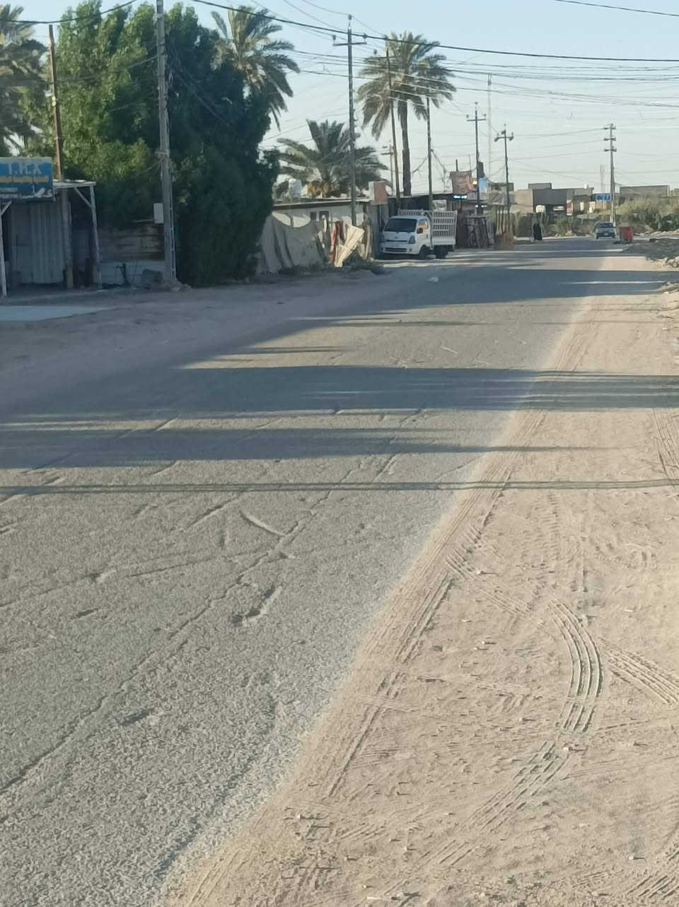 @إشارة
 بيت 180 متر طابو صرف طابقين بناء طابوگ بسنة 2022 وبي اجازة بناء يحتوي على أربع غرف نوم 2 جوه 2فوگ مع الصحيات واستقبال خارجي العنوان العطيشي خلف المستشفى الحسينيه بداية الحولي قرب المدرسه الصينيه على الشارع مباشر يعتبر تجاري *********** بي وات ساب
