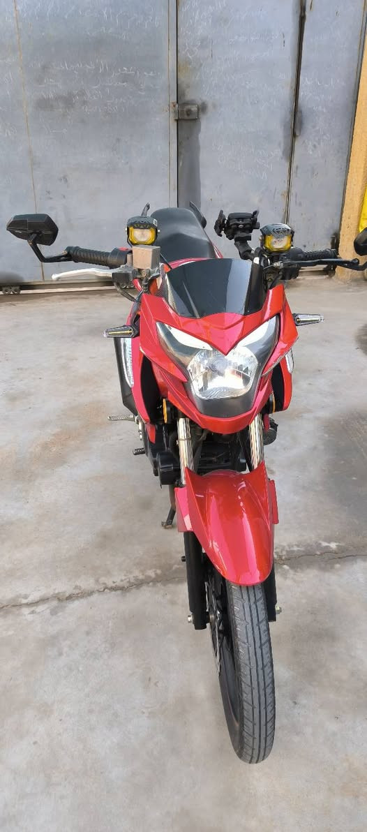 سلام عليكم دراجه ار كي RK موتور  رقم وسنويه بسمي نكليزي دراجه نضيفه كلش خمسه كير 150cc ماشيه تقريبا 6 الاف كلشي شغال من لبدايه للنهايه دهن امزويل ابدللها ما مفتوح برغي بلمكينه ابد شلعه ومعدل عداد الكتروني سرعه ورون عادي  سعرها (2مليون) وبيها مجال للشراي مكاني بصره وهذا رقمي(***********/***********)
