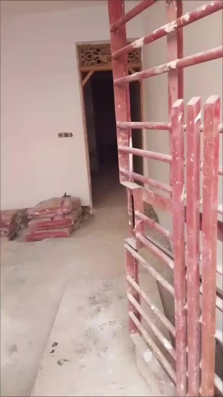 السلام عليكم
دار للبيع طابو صرف كامل الخدمات

في منطقه الري محله 861 

المساحه 60 متر الطابق الاول يحتوي علئ استقبال ومطبخ ومنور وحمام وغرفه نوم

والطابق الثاني يحتوي علئ غرفتين نوم وحمام وبلكونه وبيتونه وسطح امامي وسطح خلفي
نقص فقط ارضيه تستلمه اسبوعين كامل

للأستفسار ***********
