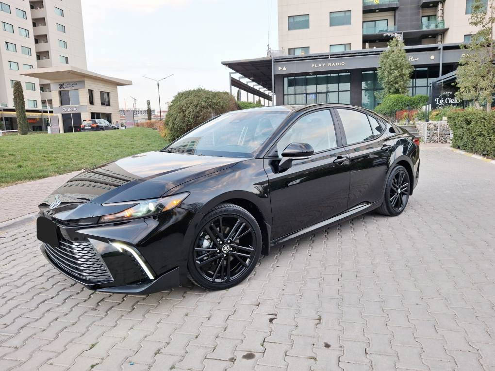 تۆیۆتا کامری ٢٠٢٥ هایبرێد بێ بۆیاخ بێ کرانەوە بێ ئێرباگ هیچی نەتەقیوە بەس دەعامی پێشەوە بۆیاخە، تەنها دوو هەزار مایل ڕۆشتووە و نمونەیە لەجوانیا، سەیارەکە ئێڵ ئیە کامل کراوە بە ئێس ئی بەسمەو شغال دەرگا لەمس و ئاوێنە ڕادار ڕاداری پێشەوەو ئۆتۆ برێک، سەیارەکە کاتی نەشکاوەو سێ مانگی لەگەڵە بۆ ڕەقەم کردن، شوێن سلێمانی  بۆزانیاری پەیوەندی بکە *********** السليمانية, العراق
