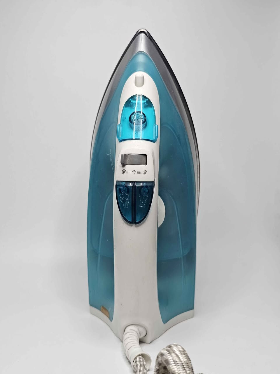 مكواة بخارية (Steam iron)
مكواة ألمانية الصنع
بخاري مائي  يعمل على كهرباء 220 فولت 
نضيف جدا 
متجر إكسبو Expo
لبيع الأجهزة والبالة الأوروبية
التوصيل للأماكن القريبة في الرصافة مجاناً
توصيل المحافظات والأماكن البعيدة 5000 آلاف
للتواصل:
***********
الصفحة الرسمية على الفيس بوك:
(متجر إكسبو Expo) بغداد, العراق

