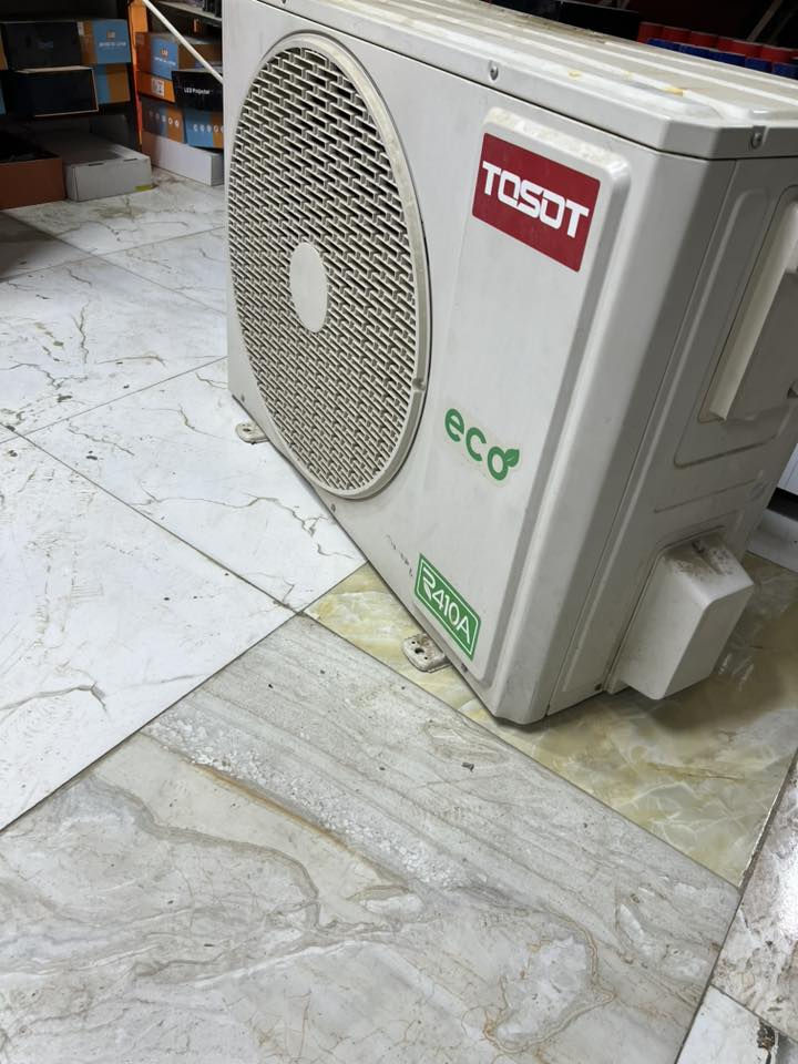 سبلت اخو الجديد نظافه 99 بالميه مشتغل موسم وفتحته جيب فني شرط يفحص بمكانه اذا برغي بي مفتوح لاتاخذه 
السعر 650
العنوان حله البكرلي
للاتصال ***********
