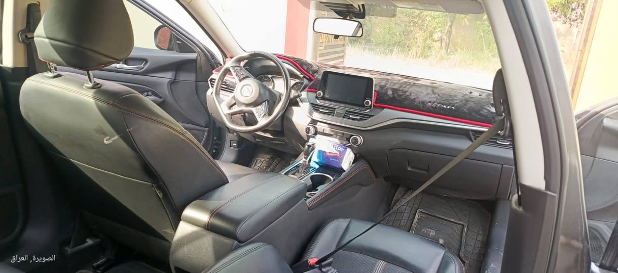 السلام عليكم نيسان التيما للبيع  موديل ٢٠٢٤  محرك 2500بيها قطعتين جاملغ  صفحة السائق تعديل وبنيد مبدل السيارة جديدة واحلا من الصور استفسار من صاحب السيارة ***********/***********
