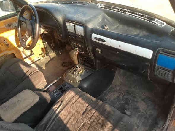 سلام عليكم فولكة للبيع او امراوس حسب القناعة مكينة 2500 بس ماترجع بك السعر 12ورقة مكاني سوق الشيوخ حي العسكري ***********
