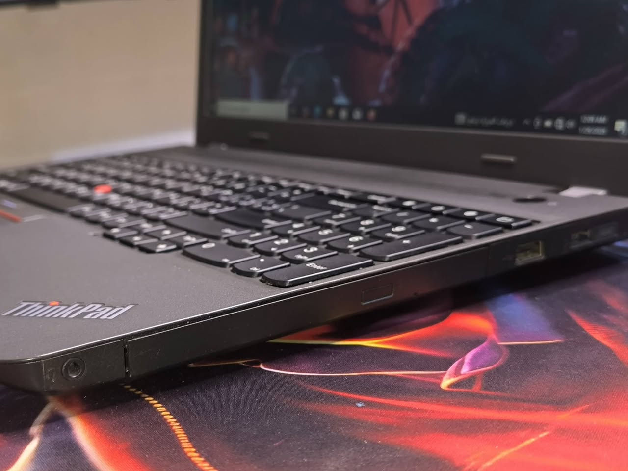 💻 جهاز اقتصادي ممتاز للدوام والدراسة والطباعة 📚🖨️

مناسب للأكسل، الوورد، الدراسة، التصفح، والطباعة بدون مشاكل 👌

Lenovo ThinkPad E550

المواصفات:
 • 🔹 المعالج: Amd A6 7000 Radeon R4, 5
 • 🔹 التخزين: 128GB SSD سريع
 • 🔹 الرام: 8GB
 • 🔹 الشاشة: 15.6 إنج
 • 🔹 كيبورد كامل عربي / إنكليزي + أرقام جانبية
 • 🔹 ويندوز 10 برو أصلي ومفعّل
 • 🔹 كرت شاشة داخلي Intel 4GB
 • 🔹 يحتوي مشغل أقراص (DVD)

📦 الملحقات:
 • شاحن أصلي
 • حقيبة
 • ماوس + ماوس باد

🛡️ الضمان:
 • ضمان شهر كامل
 • فحص الجهاز أمام المندوب ✔️
 • تغليف احترافي 🎁

📍 العنوان:
بغداد – الأمين الثانية – شارع النواب
⏰ الدوام من 4 عصرًا إلى 12 ليلًا

📞 للتواصل واتساب او ماسنجر:
‪+964 7710986530‬

💰 السعر: 155 ألف دينار فقط

👉 إذا تريد جهاز عملي ورخيص يخدمك بالدوام أو الدراسة، لا تفوّت الفرصة
📲 راسلنا واتساب هسه واحجز جهازك قبل النفاد


**إذا كنت صاحب هذا الإعلان وتريد حذفه لأي سبب، رجاءا أرسل رسالة إلى الدعم الفني**