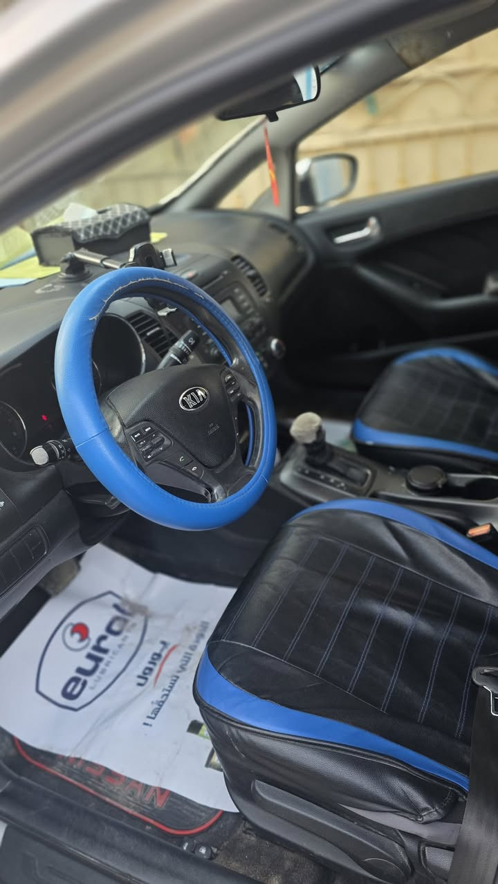 السلام عليكم .. كيا سيراتو 2016 خليجي، محرك 1600 .. فول مواصفات عدا البصمة ..ماشية 200 
بيها ضربة خفيفة بهلال الجاملغ الخلفي اكلت شبرين صبغ
ما عدا ذلك السيارة نظيفة و صاحبتها دكتورة..
 السعر المطلوب 125 ورقة
وبيها مجال بسيط للشراي 

للإستفسار: ***********
