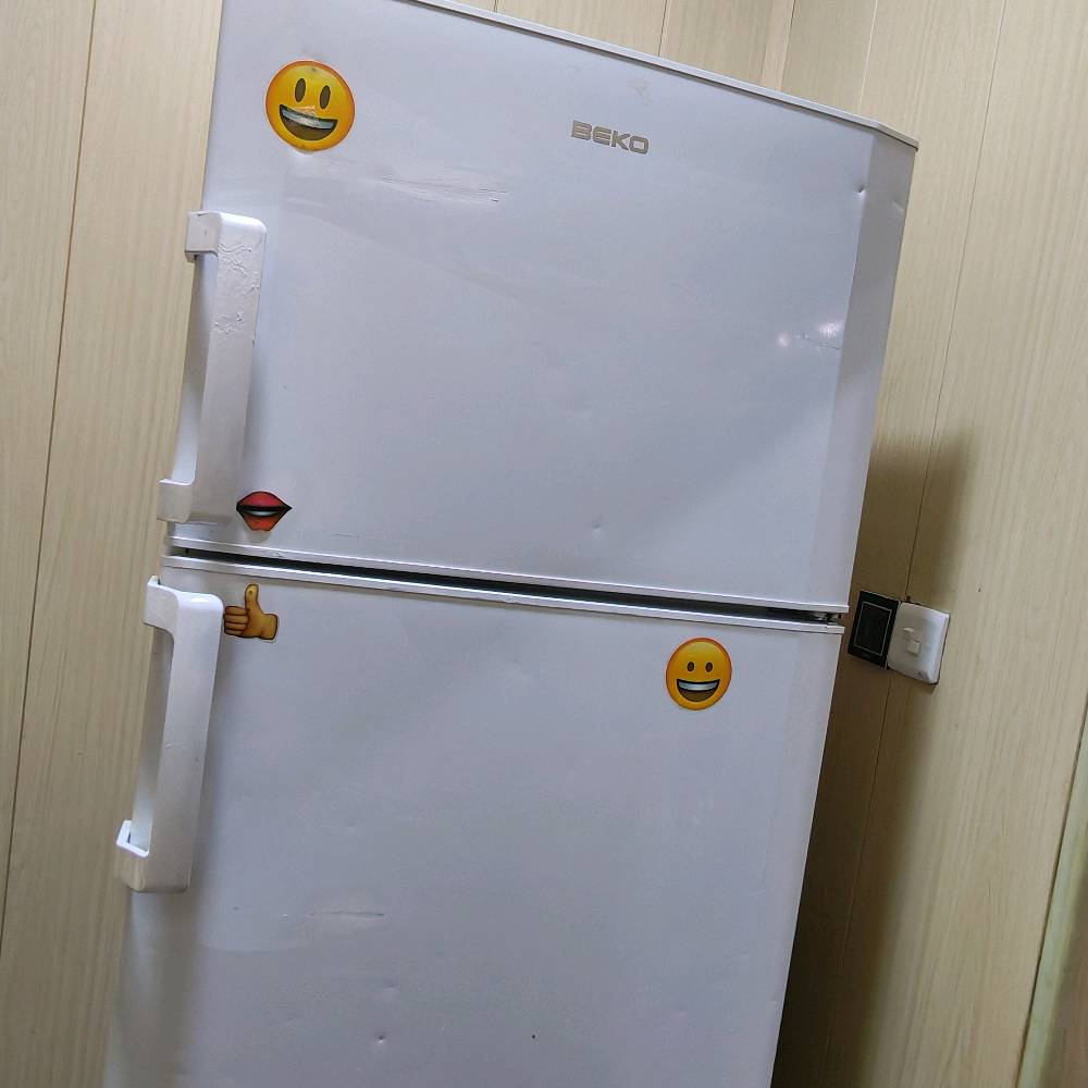ثلاجه بيكو حجم كبير 26قدم كلش نضيفه شغاله ع فحص تجميدهه يخبل مداخله تصليح275بيهه مجال