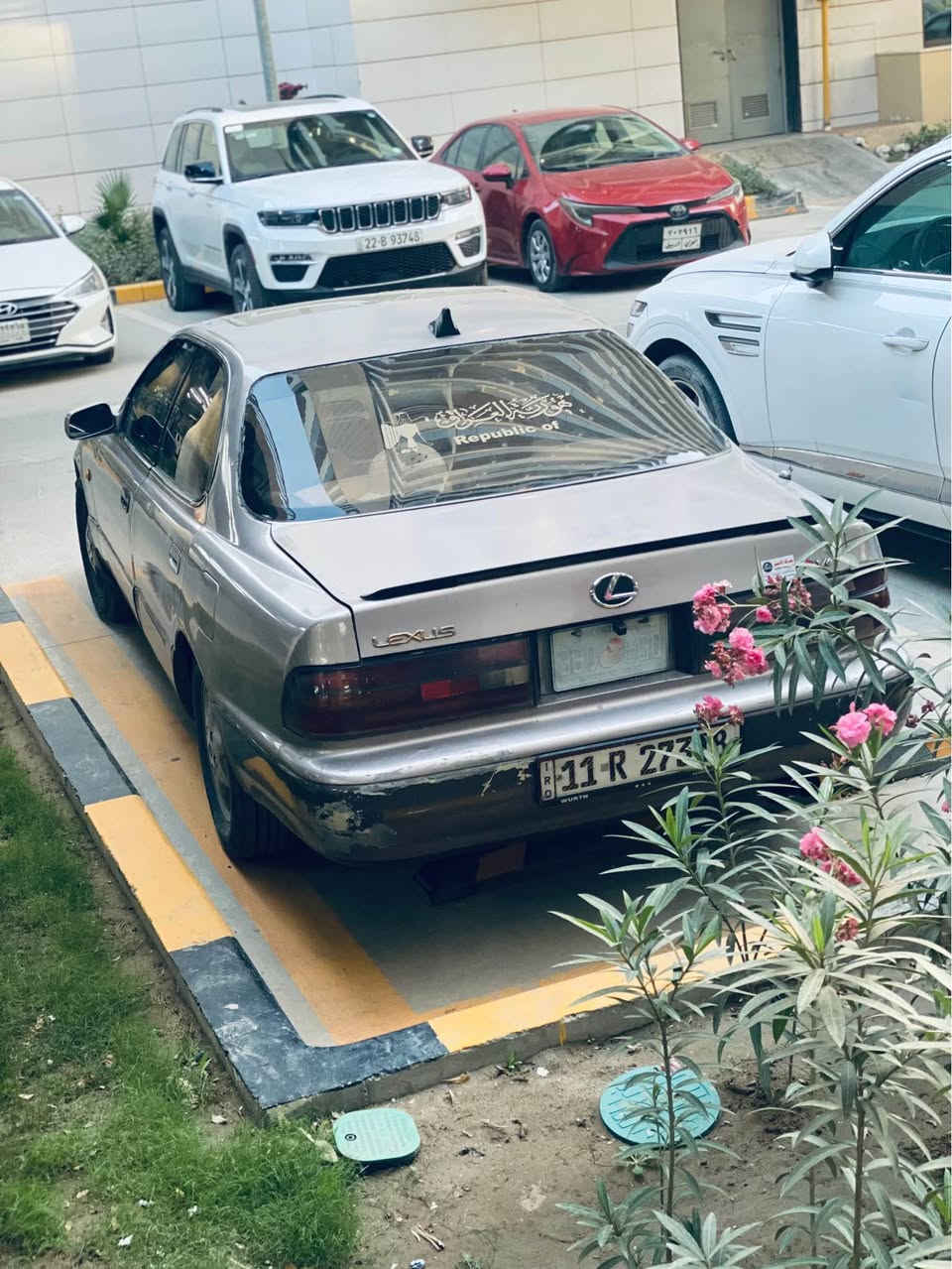 للبيع فقط و نقد لكزس ES300 موديل 1994  30 ورقة
رقم بغداد انكليزي 
سنوية لل 2029 بسمي 
كير و مكينة بلادي 6 سلندر 3000 صرفيتها كلش قليلة 
سياره يسره بلادي
 كراسي كهرباء 
تبريد
جام كهرباء
 شاشة اندرويد لكزس 
رقم بغداد بأسمي مشروع وطني
سنوية لل2029 + هزة 
مكينة 3000 بلادي 1MZ  
تخم تاير جديد 
باتري جديد
داينمو 93 امبير جديد
اذاين جدد 
راديتر جديد 
عمبار بريك جديد و دسكات تخم  
نقص بطانة باب السائق و زوج دبلات 
مكان السيارة بغداد الكاظمية 

رقم الهاتف :

***********

***********

*********** بغداد, العراق
