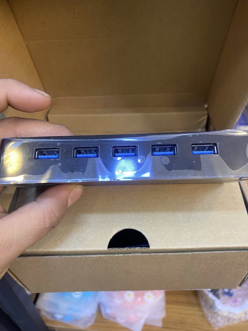 سلام عليكم محوله حاسبه بيها ٧ منافذ واكثر
تواصل ***********
