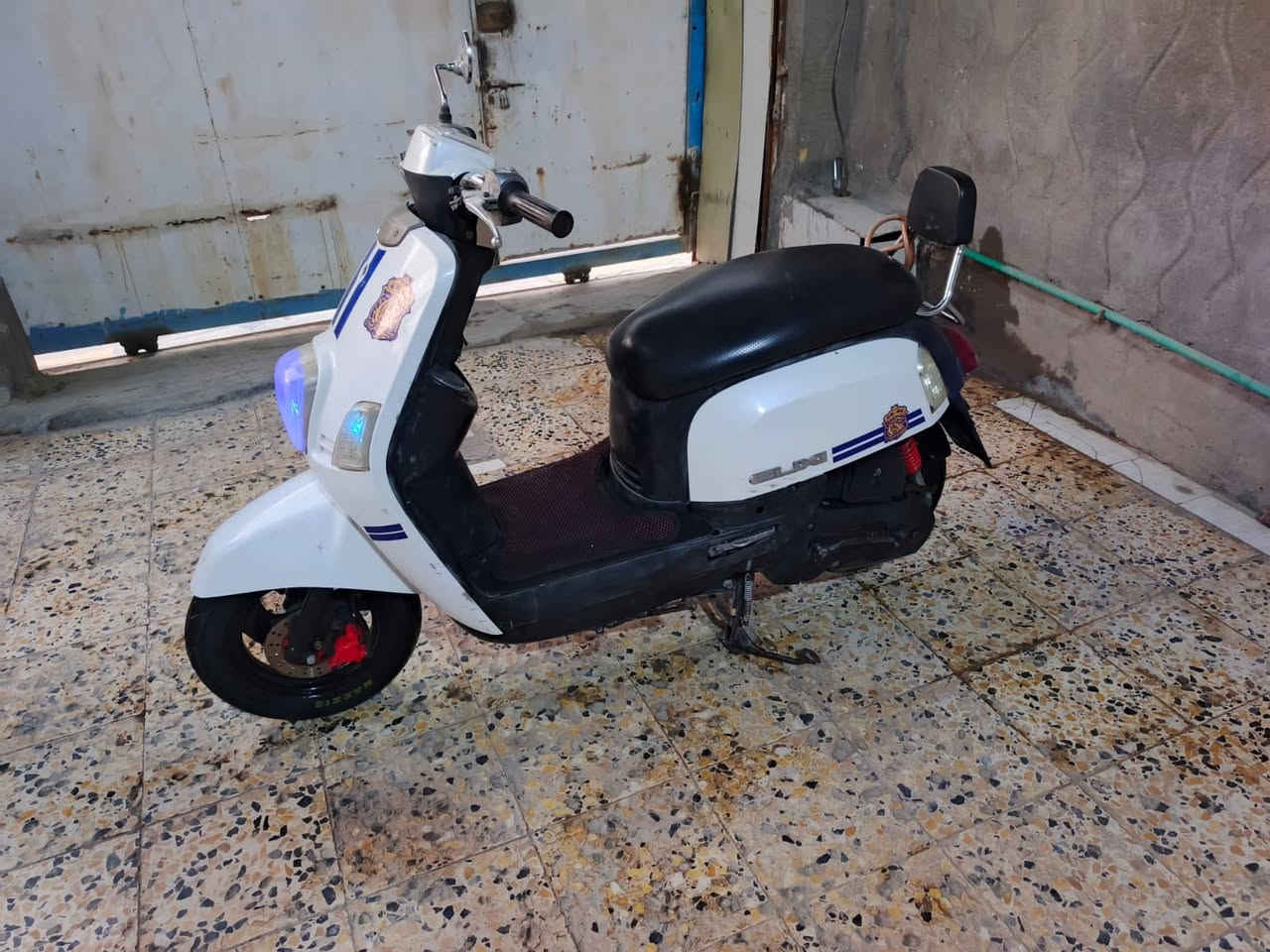 ماكس بوليس
السلام عليكم ماكس بوليس للبيع كفاله عامه
ما بيها نقص العنوان ديوانية مركز  السعر ٩٥٠ وبيها مجال قليل 
للاستفسار ***********‏
