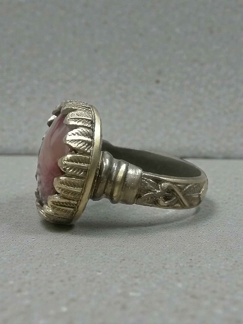 خاتم نحاس متوج بعقيق اليماني الأحمر المجزع الطبيعي قياس الخاتم 24 قابل للتصغير والتكبير بغداد, العراق


**إذا كنت صاحب هذا الإعلان وتريد حذفه لأي سبب، رجاءا أرسل رسالة إلى الدعم الفني**