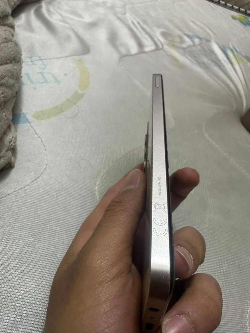 سلام عليكم موبايل ريلمي c65لمبوايل جديد شخط ما بي أي كسر ما بيه ذاكرته 256  سعرة 170 نهايتة مكاني بغداد الشعب (***********)
