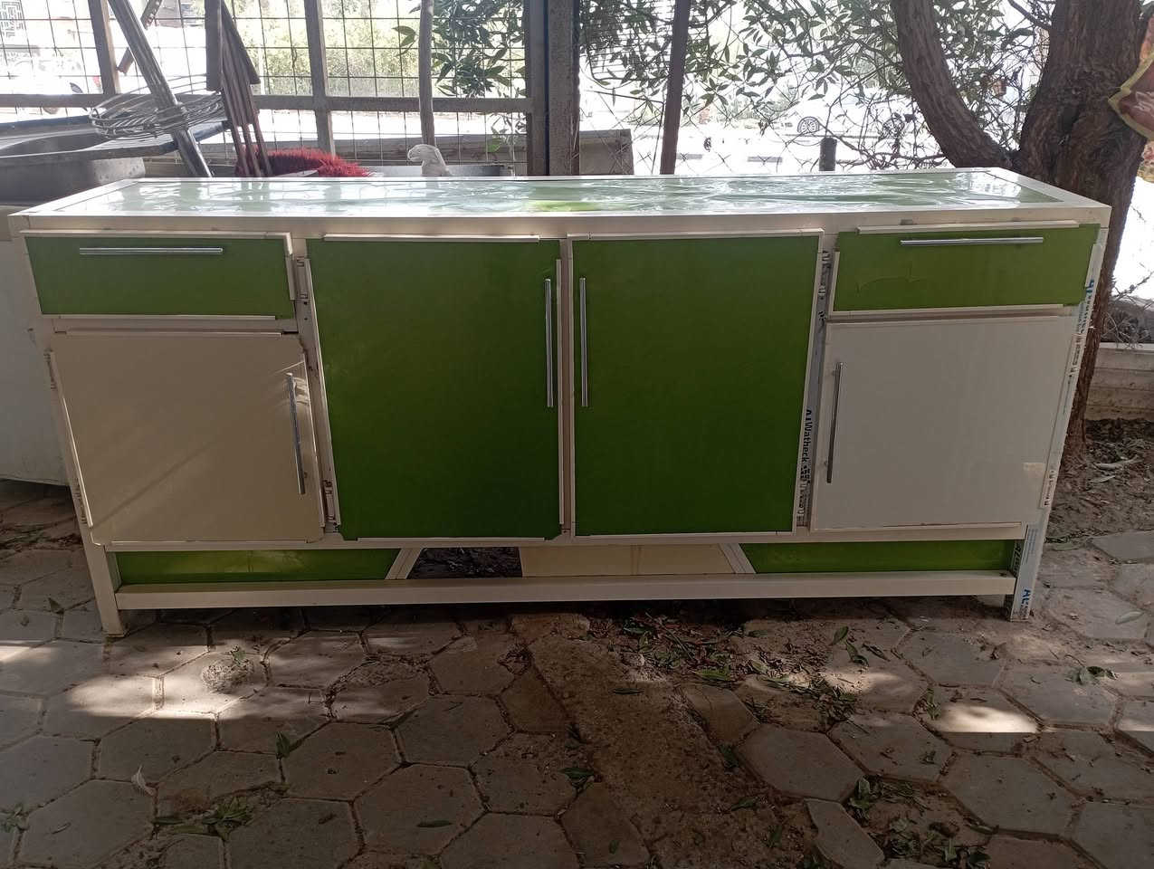 انواع الغراض المنزلية نجف حي الحسين خلف مطعم العزاءم مقابل هيئة الحج والعمره القديمه  ***********
