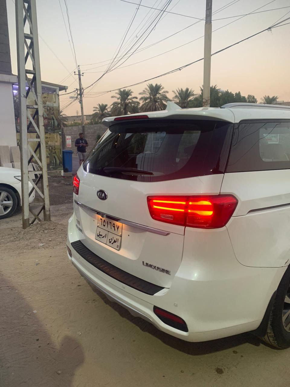 سلام عليكم كيه سيدونا موديل ١٩ ورد كندي حدث موضح بل منشور بدون صبغ ماشيه ١٤٤كيلو تحويل ثني يوم  مكان بغداد 
مكلف بل نشر ***********
