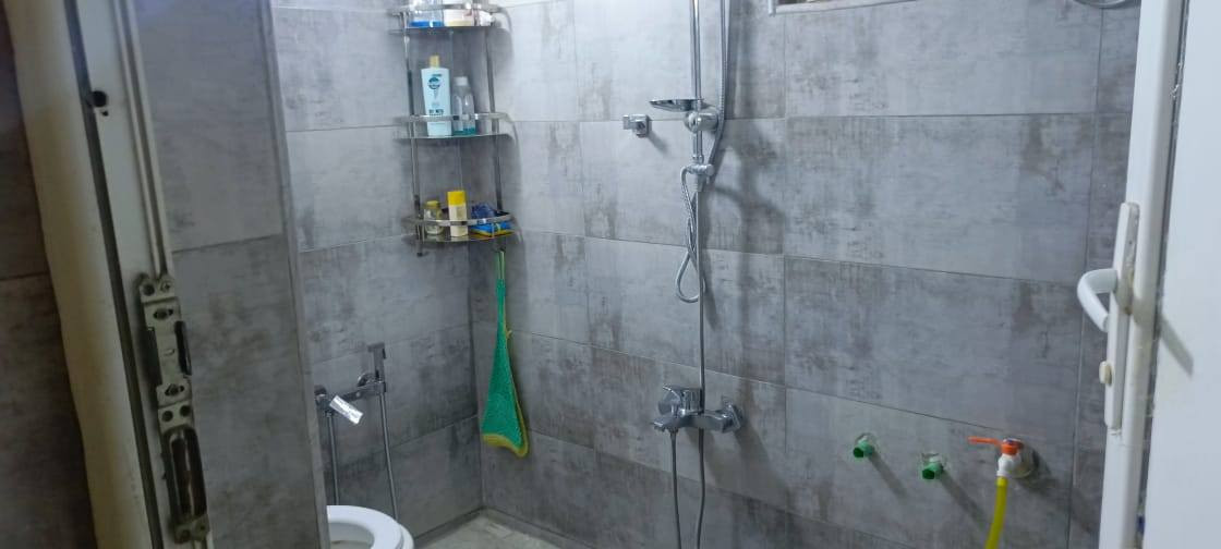 للبيع مشتمل مساحة 80 متر الوجها 4 متر والنزال 20 متر يتكون الطابق الارضي من كراج صالة حولي مطبخ غرفة نوم و منور عدد 2 صحيات والطابق الثاني غرفة نوم صحيات غرفة سندويج
الموقع 
حي الجهاد خلف الشارع العام و معرض البشير2
للاستفسار والسعر  163 مليون 
*********** وتساب 
***********
