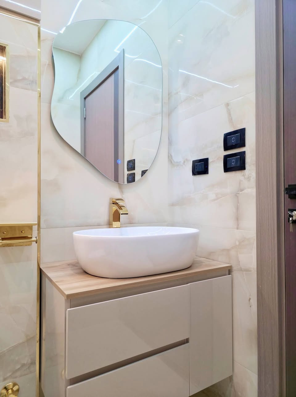 سلام عليكم 
تاسيسات صحية***********
