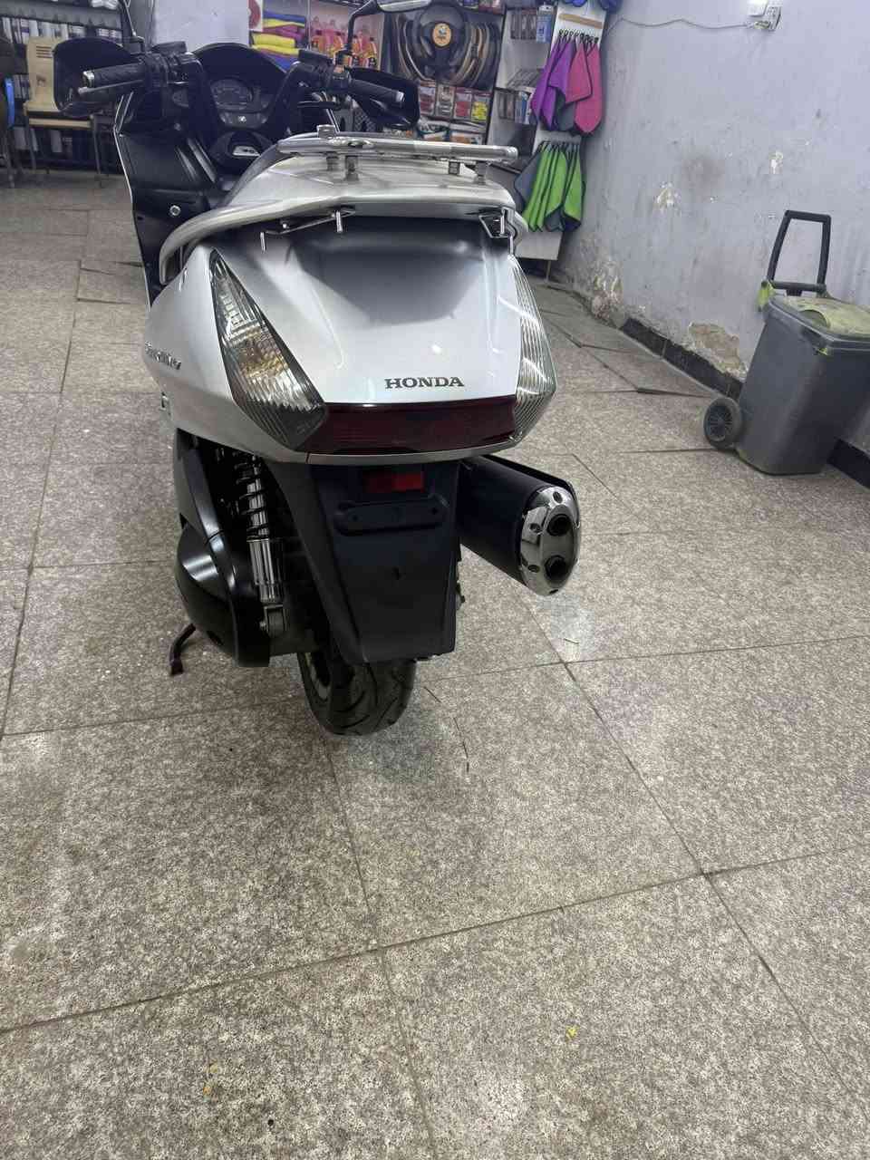 دراجه سلفر ونج 2004
مكينه 600مكفوله 
السعر 17
رقم *********** وتساب
