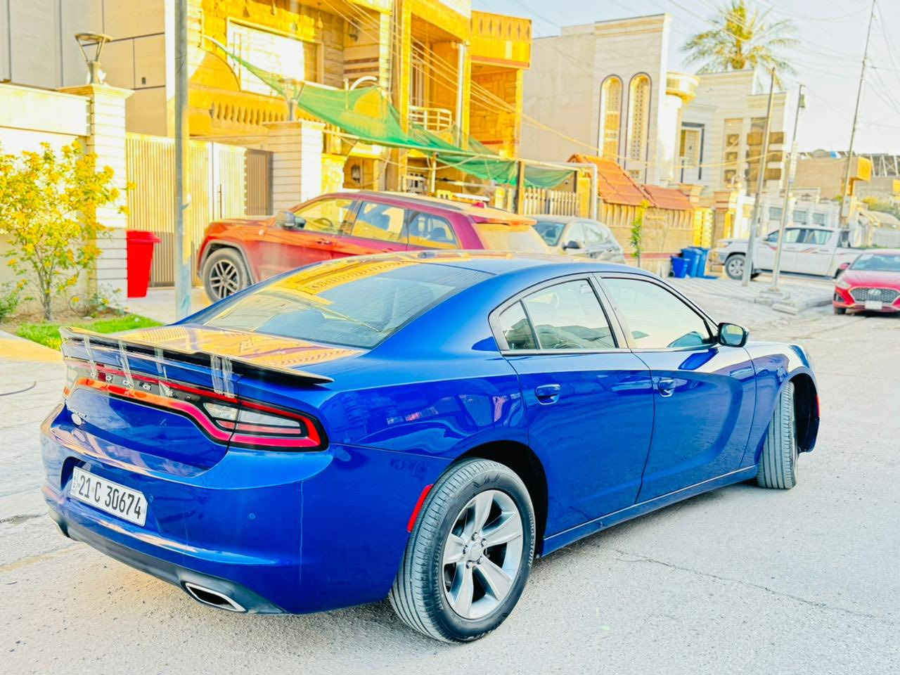 ً السلام عليكم للبيع جارجر 2019خليجي وكاله هالم
معروضه 228$ وبيها مجال 
مكفول من الصبغ ول ضربه ول تبديل

رقم الهاتف ***********

مواصفات فول 1/1 عده الفتحه 
شاشه جبيره+ كاربلي 
تحكمات ستيرن 
حساسات أمامي 
حساسات خلفي 
محرك 6 سلندر
تو ويل 
كشنات هيتر 
شفتات ستيرن 
مانع انزلاق 
لايت زنون
تشغيل عن بعد 
تخم تاير جديد 
ماشيه 61 الف حقيقي 
بغداد
