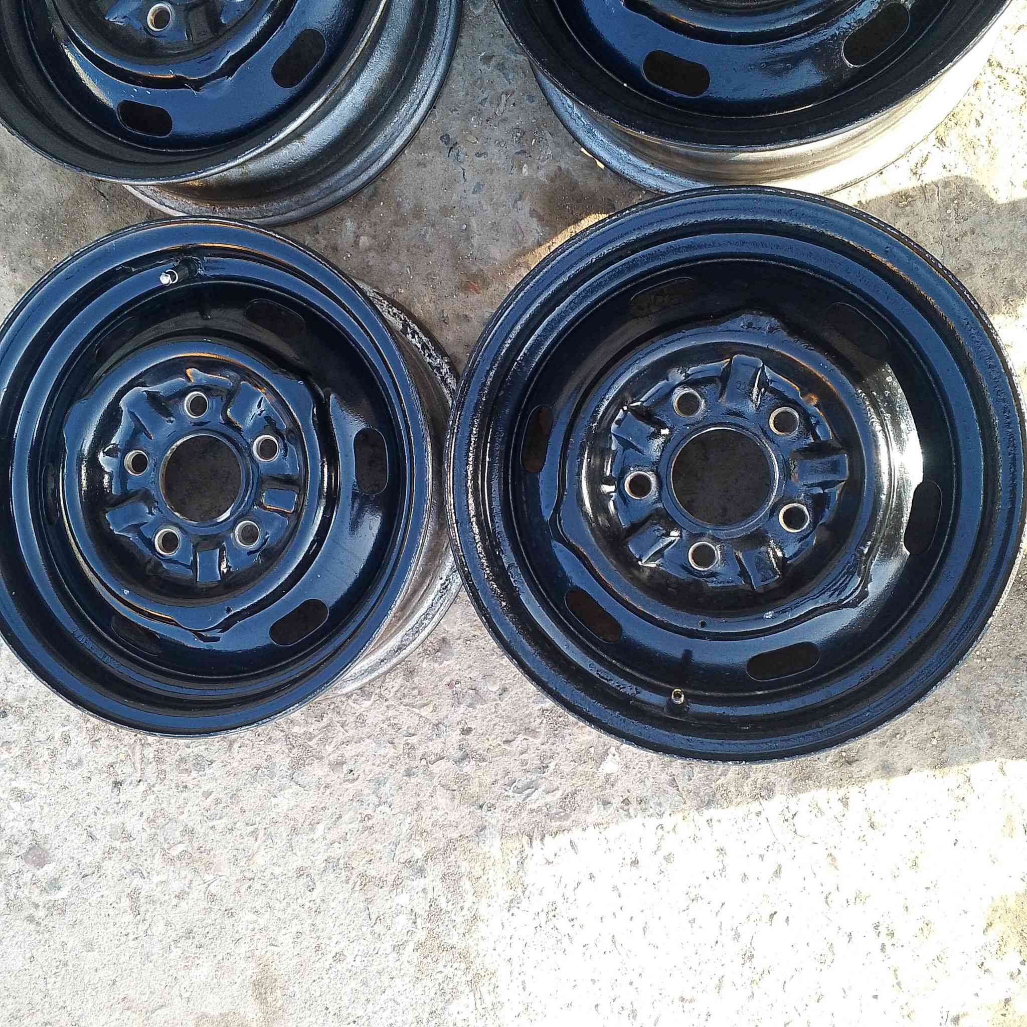 ويلات سوبر 82حجم 14للبيع سعر 100 العنوان بصره زبير رقم الهاتف ***********
