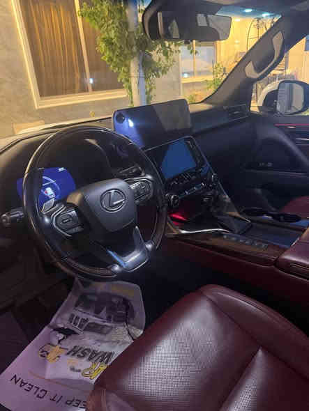 للبيع لكزز ابريم بلاتين يوم  موديل 2024 مغلفة ماشية 30 ألف سعر 119 ألف دولار مكاني بغداد الدورة تلفوني *********** بغداد
