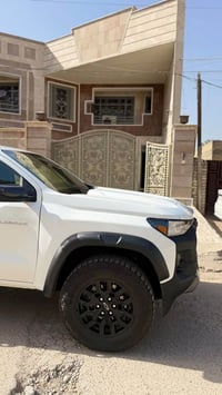 شوفر ليت كولرادو TRAIL BOSS 2025 ماشيه 10mi فول مواصفات مرقمه او جاهزه...