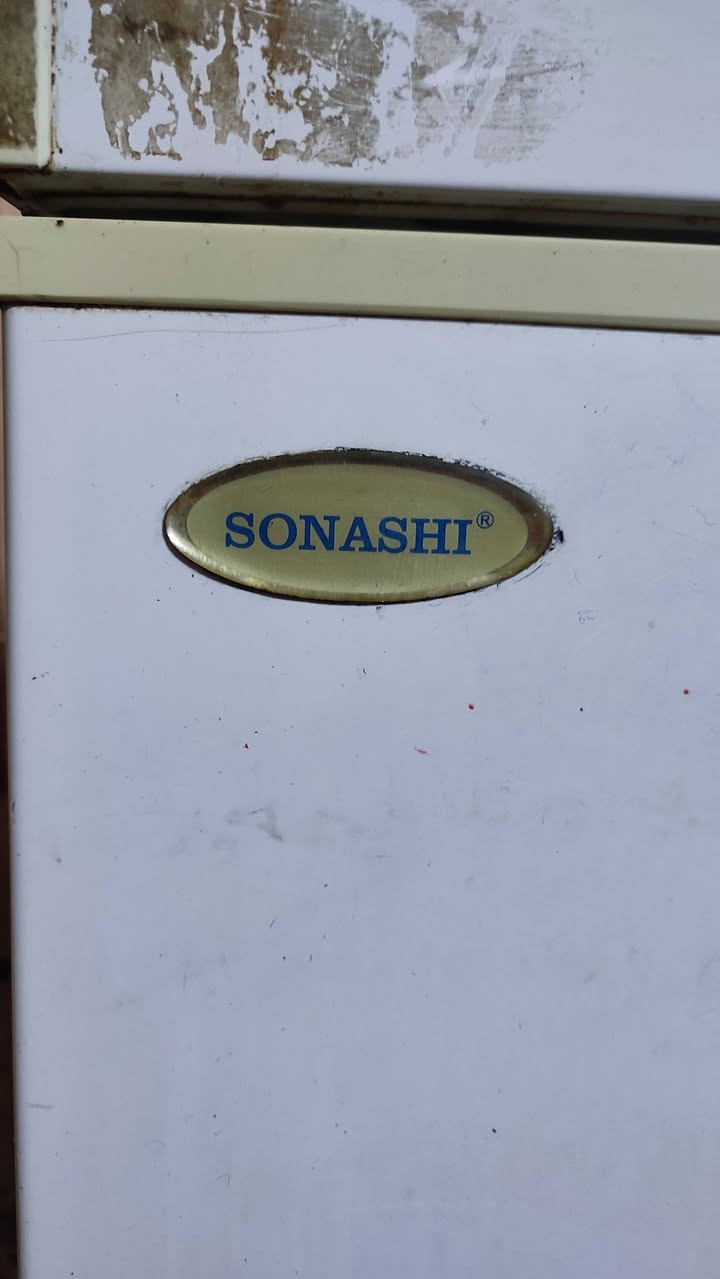 اسلام عليكم مجمده جبيره اكبر حجم نضيفه كلش ماطور جديد ماداخله تصليح تجي تاخذه من البيت وضمانه سبوعين ماتعجبك رجعه السعر 350 وبيه مجال قليل *********** موجود واتساب
