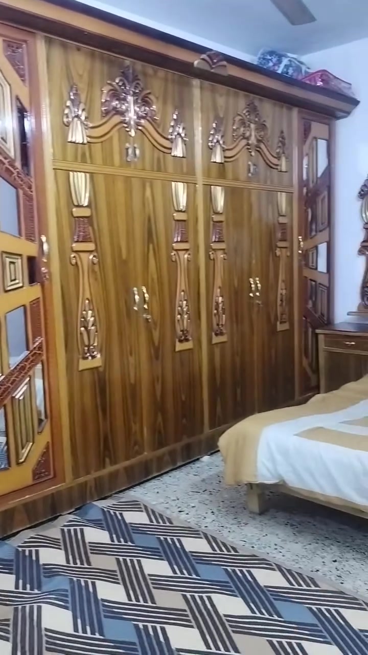 السلام عليكم عندي غرفه صاج عراقي سعر 800 وبي مجال رقم الهاتف ***********
