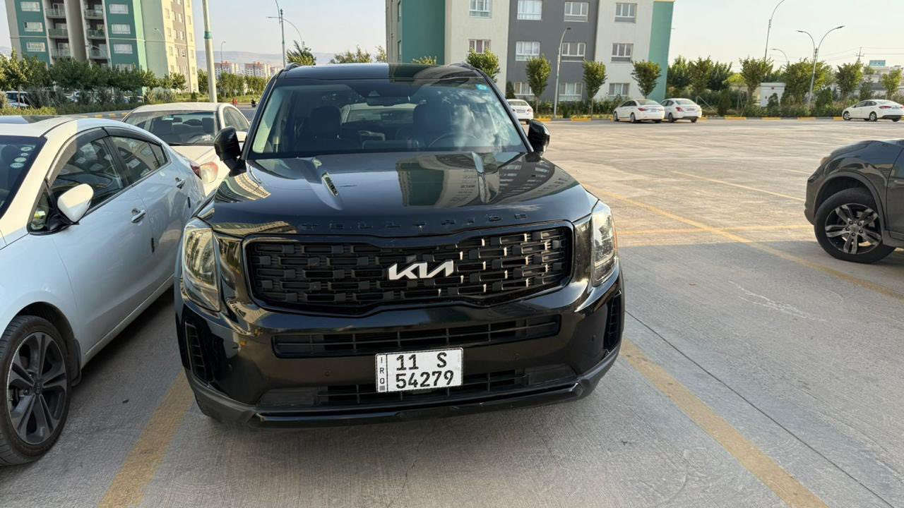 السلام عليكم شباب مرخصة الادمن للبيع  كيا تيلورايد 2022 السيارة فول كشتات منفصلة تدفئة تبريد بالكشنات 3 قطع تبريد فتحة سقف حساسات كامرة خلفية تحكم ستيرن السيارة فول ومعروفة مواصفات الفول السعر 240 وبيهة مجال للاستفسار ***********
