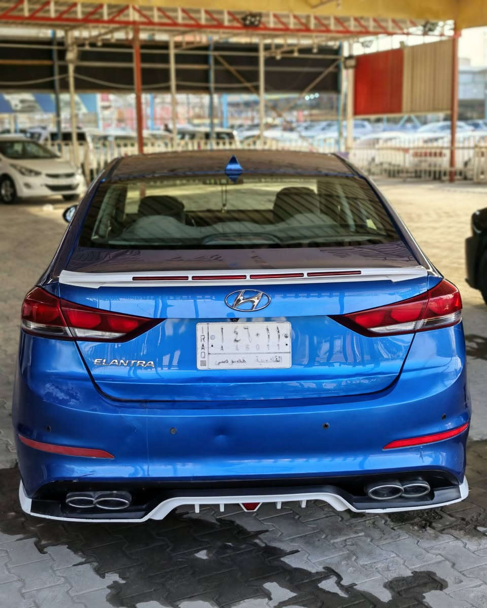 سلام عليكم
النترا 2017 وارد امريكي 
مكينة 2000 دوش كير ايتي 
داخله كلين بدون حادث 
هنا بالعراق صار بيها صبغ 3
نص الجاملغ الخلفي وبابين
 قطع بدون دواخل ولا ضربه 
بجم كبس ما ملعوب بي 
السيارة مواصفات معروفه
شاشه كامرة تحكم ستيرن 
3 انضمة قيادة ويل كب 
تبريد شغال حدادية 100% 
كير ومكينة جاهزات 
رقم قادسية تحويل مضمون 

السعر 110 وبيها مجال بسيط
مكاني نجف ***********
