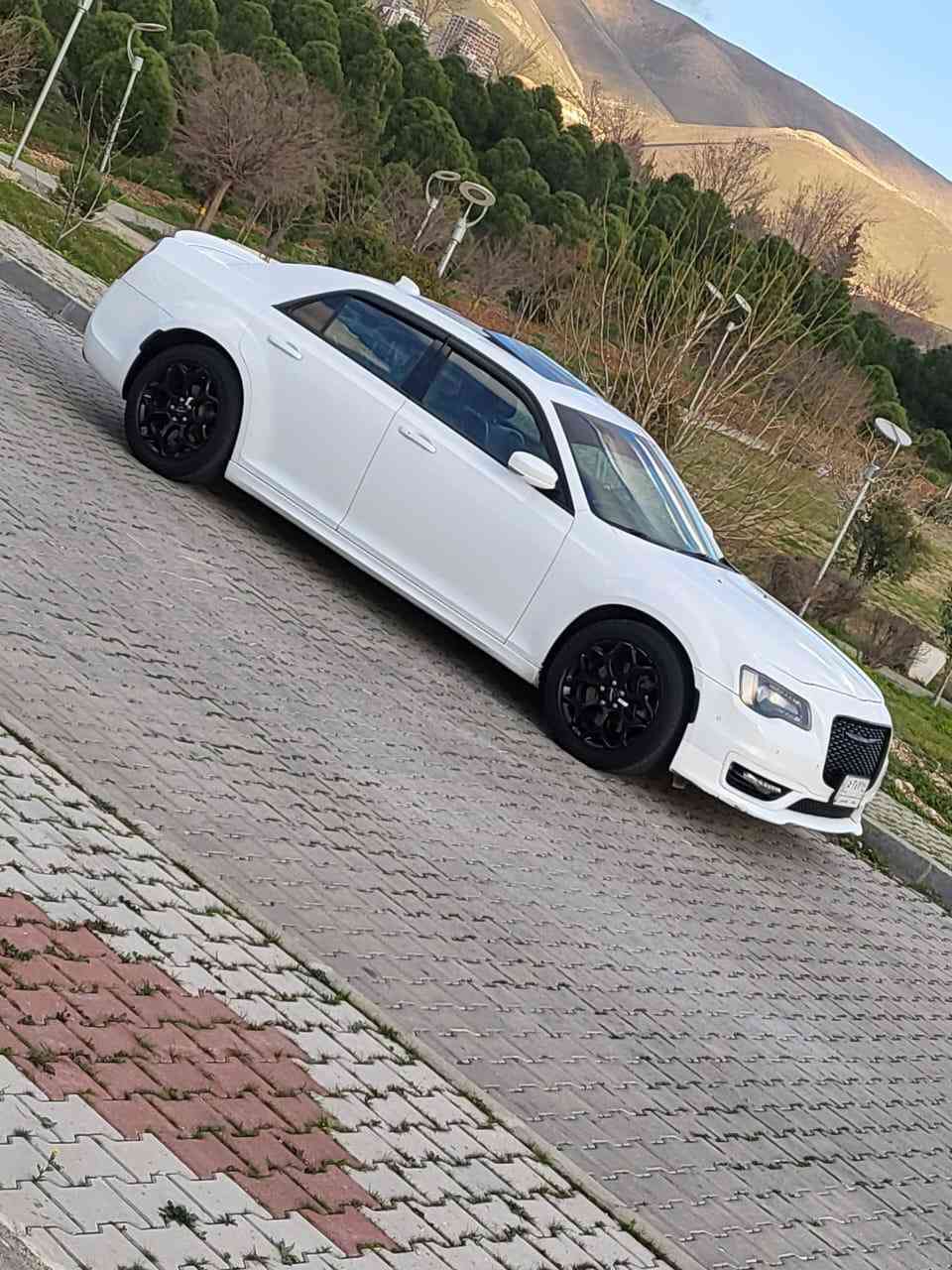 السلام عليكم اوباما 18Sكولد خيط ذهبي فور ويل وملغي سياره فول مواصفات بانوراما كشنات حضن تدفئه تبريد برده خلفيه دمام صندوق اربع بوب سماعات اشاير مري ردار جانبي بجم عريض  ترحيب كلاصات حار بارد تخم تاير كومهو اصلي حداديه كلها جديده حساسات خلفيه اماميه سياره ابد ممشتغله خط ماشيه 190الف كيلو حادثها بنيد مبدل وبدنه مكانه بغداد السيديه ملاحظة اني مكلف بالنشر رقم صاحب السيارة ***********
