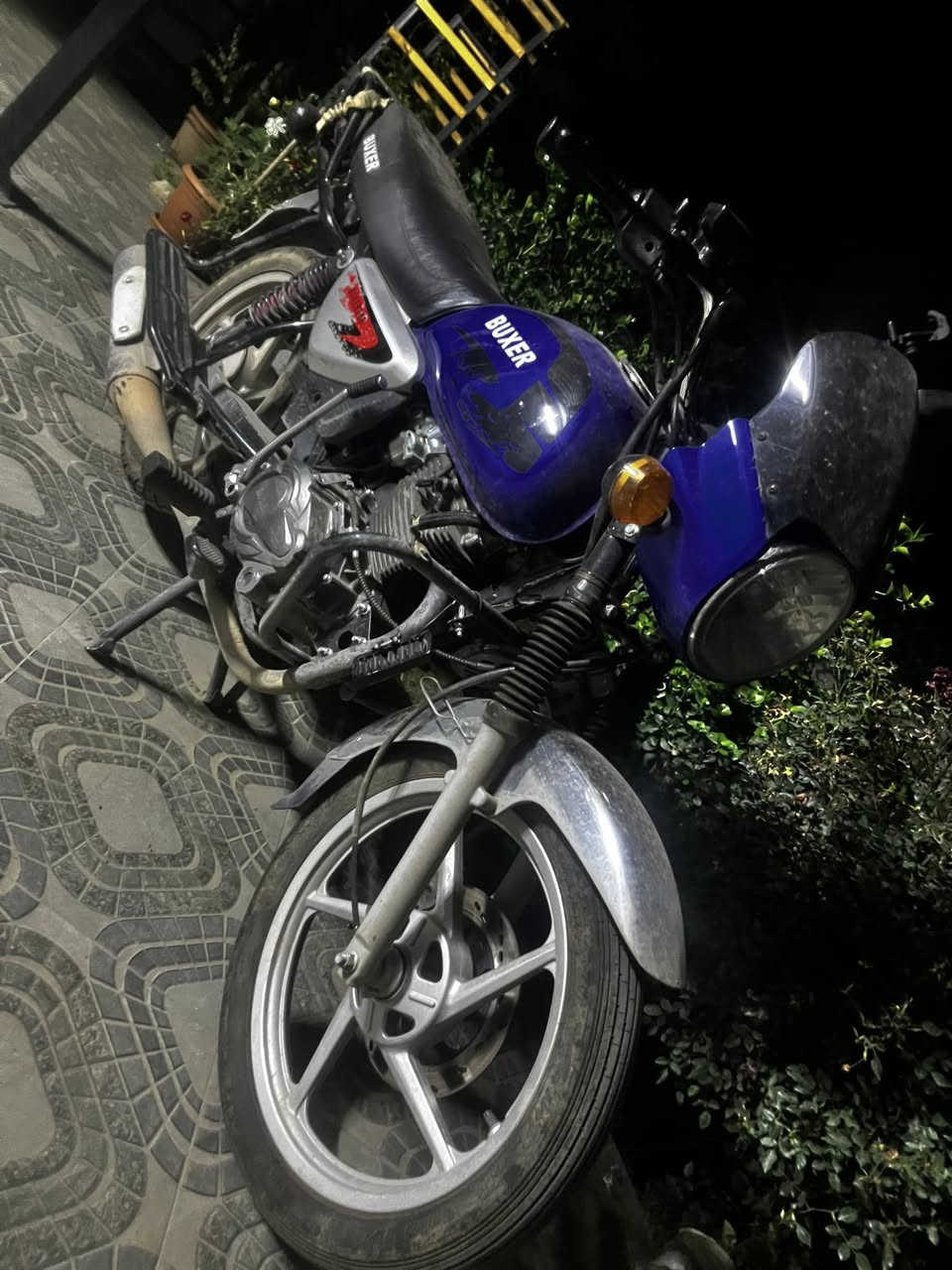 للبيع دراجة BUXER
محرك 200cc تبريد هوائي
قير عادي 5 غيارات
فرامل دسك أمامي
جنطات سبورت ألمنيوم
مساعدات خلفية مزدوجة
اقتصادية بالبنزين وصوتها مرتب 🔥
الدراجة شغالة ما تشتكي من شي والاستعمال 0783 934 0079

للمهتم خاص 📩
