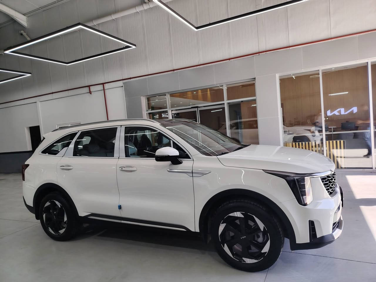 للبيع | سورنتو ٢٠٢٥ زيروووو فقط ٨ الف ماشية خليجي – مرقم اربيل بأسم شركة وكالة او تحويل مجاناً🔥🚗�
🔹 الموديل: 2025 – وارد خليجي 
🔹 الترقيم: أربيل
🔹  ضمان وكالة نم ومسجلة بالضمان ومستلم ارضيات وكتاب ضمان
🔹 المحرك: 6 سلندر / 3500cc 
المواصفات: 
✔ بانوراما 
✔ شفتات ستيرن
✔ شاشة متصل وعدادات دجتل + كاميرا دوارة
✔كير ماوس
✔ سايد بريك كهربائي 
✔ مقاعد كهربائية  – داخلية متغيرة بـ64 لون 
✔ إضاءة زينون 
✔ بصمة تشغيل عن بعد – ترحيب كيا 
✔ حساسات أمامية وخلفية 
✔ شاحن هاتف لاسلكي

💰 السعر:  335  ورقة فقط
للاستفسار ***********
