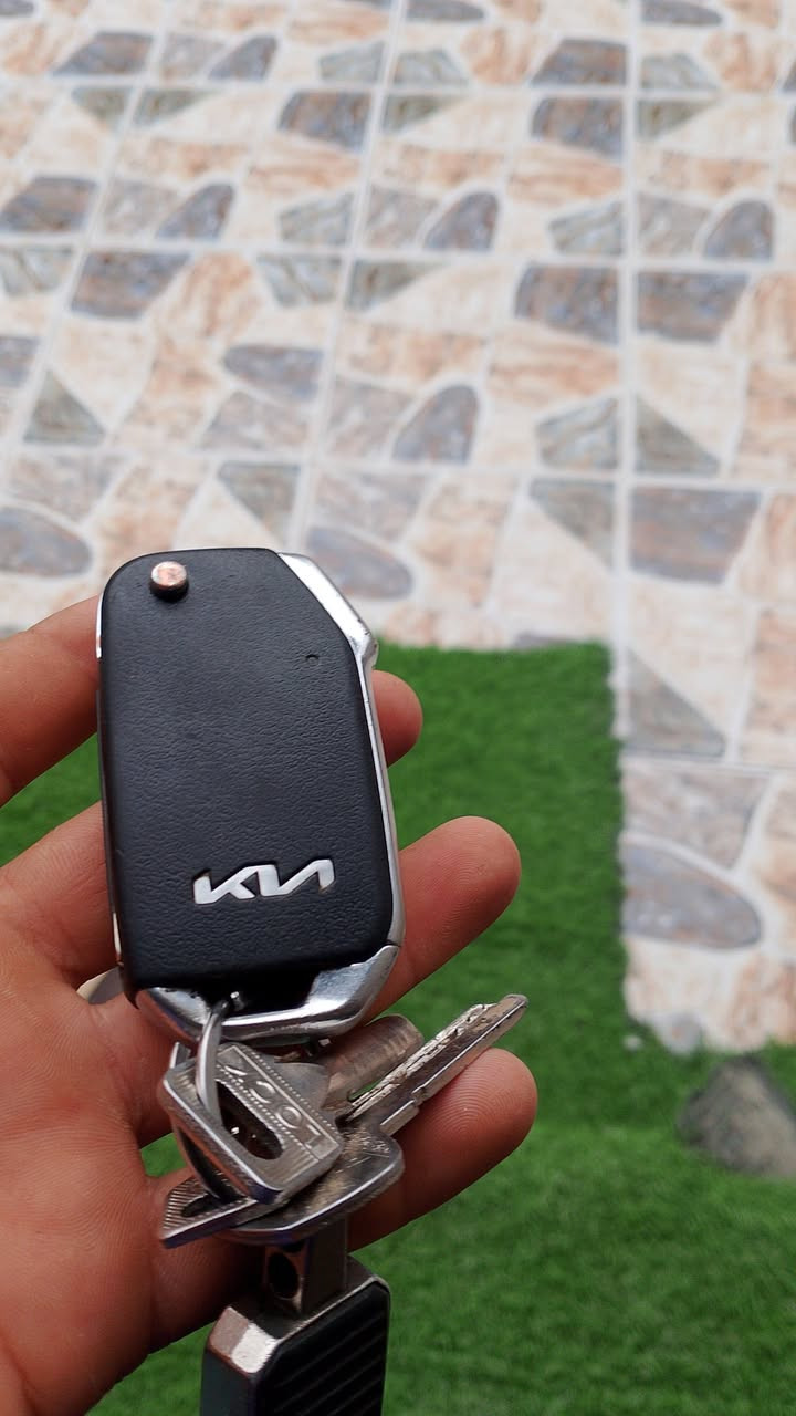 سورونتوا موديل 23 امريكي
رقم واسط الدولي الجديد
ماشيه 36
4سلندر 
٧راكب 
 تدفئة تبريد شغالة 
 وين متريد تراي روح بيها مال جني للاستفسار على هذا الرقم ***********
