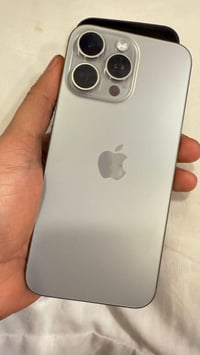 آيفون ١٥ برو ماكس • ٢٥٦ • بطاريه ٨٨٪