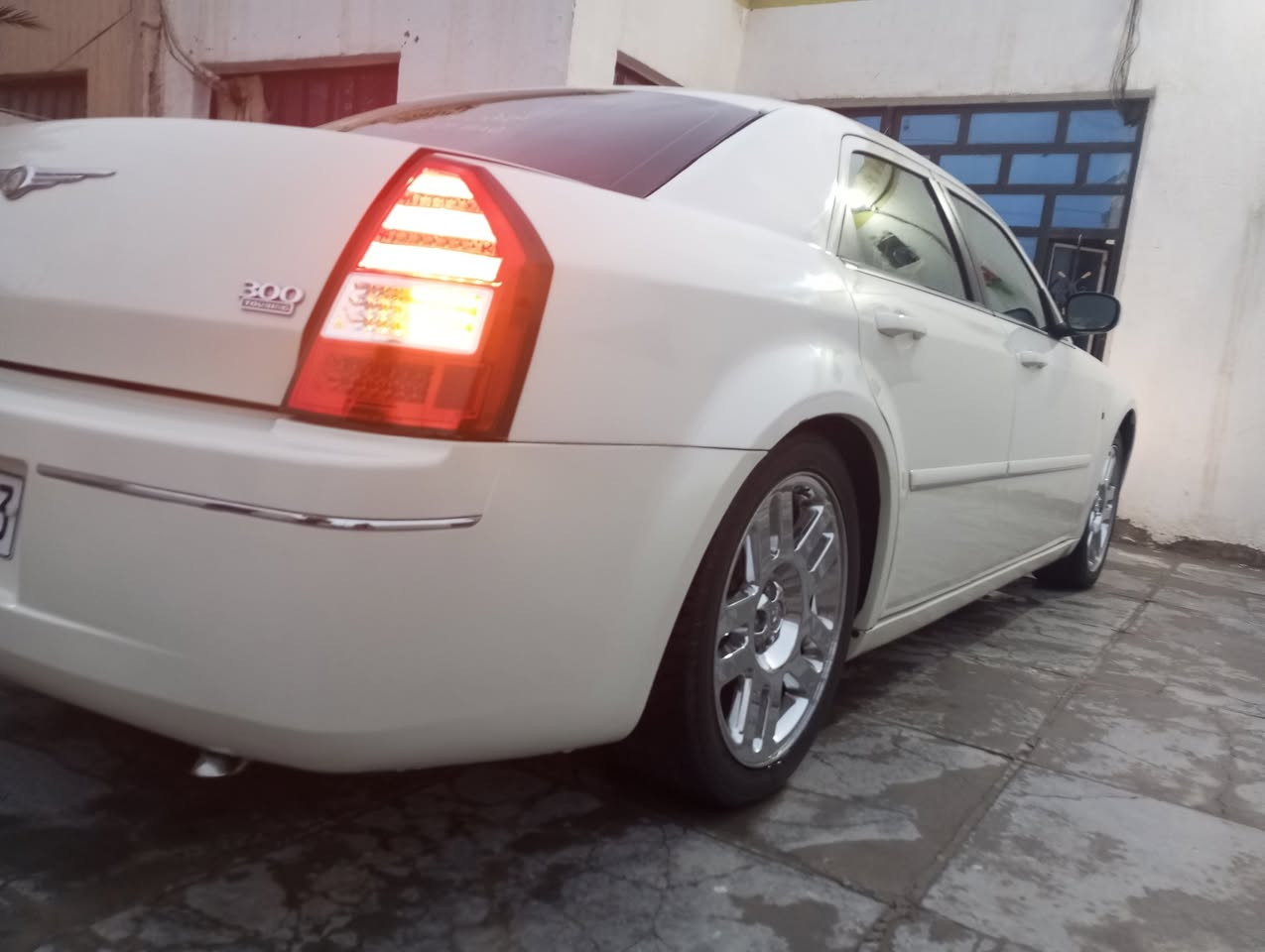 أوباما 10(ادوات) (ادوات) فول واحد على واحد ماعدا البصمه مرقم شمالي على رقم الشاصي سنويه لل٢٧ جاهزه للأخير گير مكينه كفاله.بدي من الدعاميه للدعاميه كفاله من الزلغ والشخط.الشكل التذكاري الرئاسي.مكينه 3500 ويل مكسيكي حجم 20 اكزوز رياضي محترف سياره من ايدك للشارع حداديه جديده سبير ما نازل ادامه كامله للسياره تبريد تدفئه تخم تاير . جاهزه للأخير. للبيع او للمراوس حسب القناعه فقط كوري .
 المكان النجف الأشرف. السعر 50 وبيها مجال حق الجيه لتعبني ولااتعبك ولاتسولف اهواي وتسال كلشي موضح وكلشي مفهوم شراي الله محييك موشراي اعبر المنشور وربي يرزق الجميع..
للاستفسار والاتصال. خاص مفتوح متواجد 24 ساعه .او الإتصال.*********** بي وتساب 
 اخوان الي تعجبه هوه يجي وكلشي مذكور
