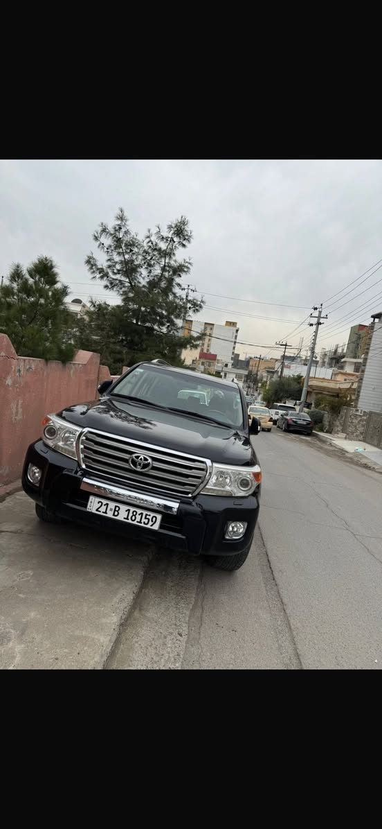 السلام عليكم
لاندكروز Gxr موديل 2012 للبيع 
٨ سلندر 
4600 حجم مكينه
كشنات مخمل 
وباقي مواصفات الاندكروز معروفة 
سيارة صيانة فقط جيهان واوراق الصيانة موجود
اخر صيانة قبل شهرين من تبديل دهون كير ومكينة واكسلات وabs وحتى مي راديتر بدلت وكاله صيانه كامله سويت يم جيهان
هزة وسنويه جديده 
مناقصها اي شي جاهزة من كلشي سيارة على ايد وحدة من 2016 لليوم
بدون صبغ السيارة 
بيها بارد قليل كلش 
لمعرفة باقي التفاصيل تواصل مع الرقم التالي صاحب السيارة 
0781 754 4980
