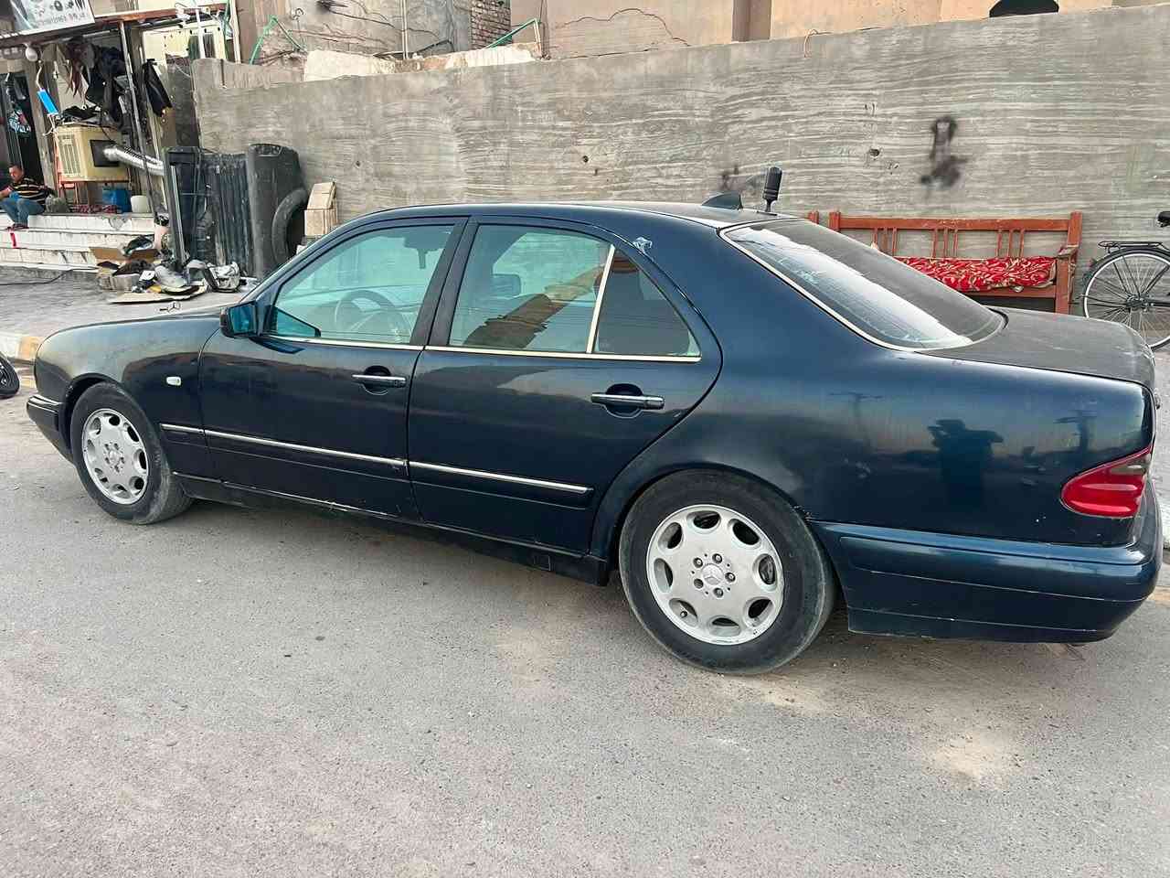للبيع او مراوس حسب القناعة
مرسيدس ام عيون موديل 96  
محرك بلادي خراطيم 
بدي مكفول من الضربه 
بيها شويه نواقص يرادلها ترتيب 
رقم بغداد تحويل مباشر 
مكاني فلوجه 
سعر 65 
***********
