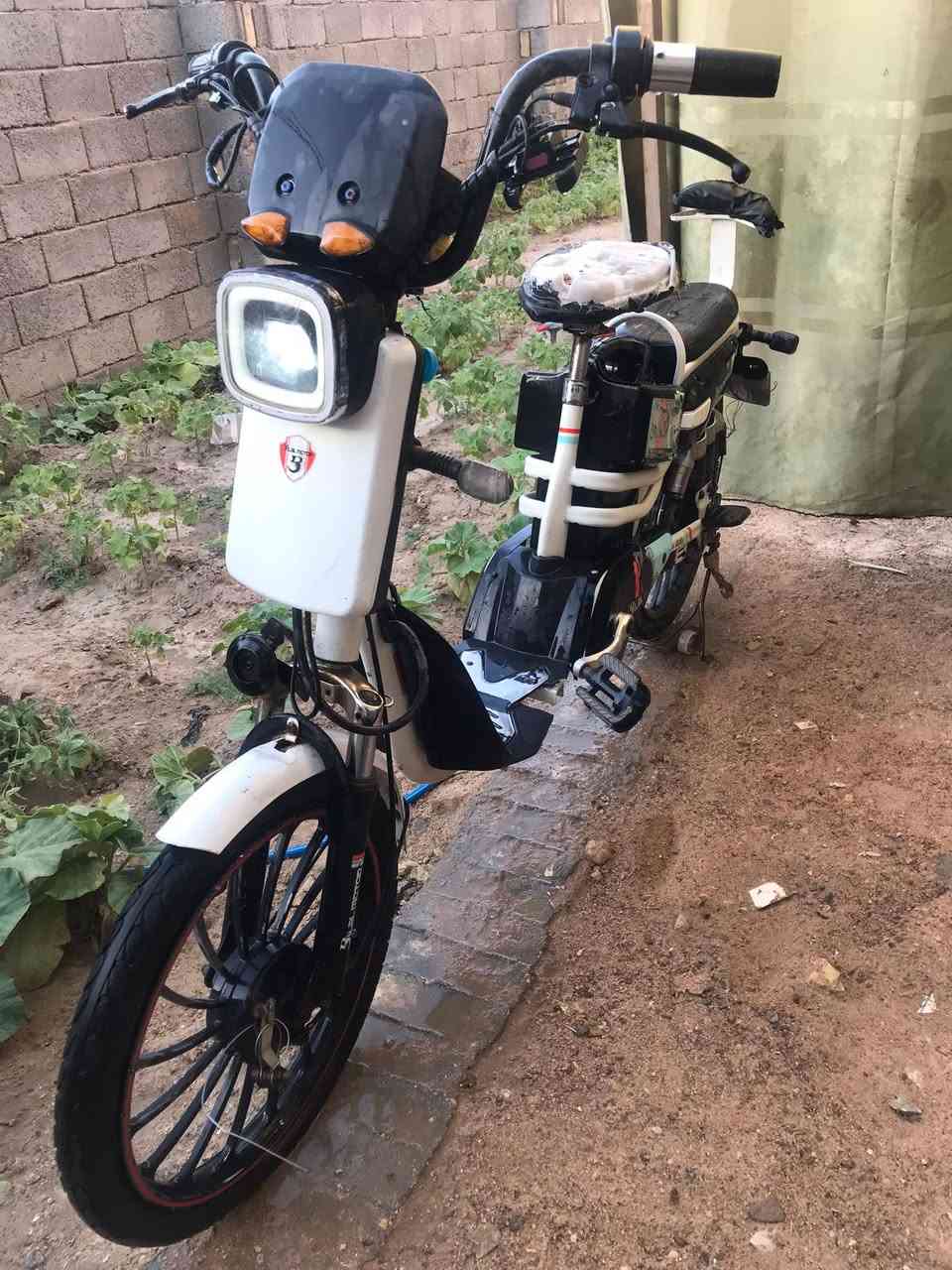 باسكل شحن مديل 2022 بطاريات شغالة الباسكل كلشي بي يشتغل السعر 150الف وبي مجال حق الجية هاذة رقمي *********** اليريد يراسلني واتساب
