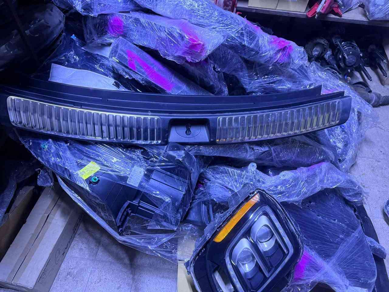 يالله
قبق عده كيا تيلورايد تفصيخ
كفر كيلون الخلفي SX فول كيا تيلورايد
برده صندوق خلفيه اصليه كيا تيلورايد
بغداد السنك *********** وتساب
***********
توصيل متوفر
انسب الاسعار لدينا
