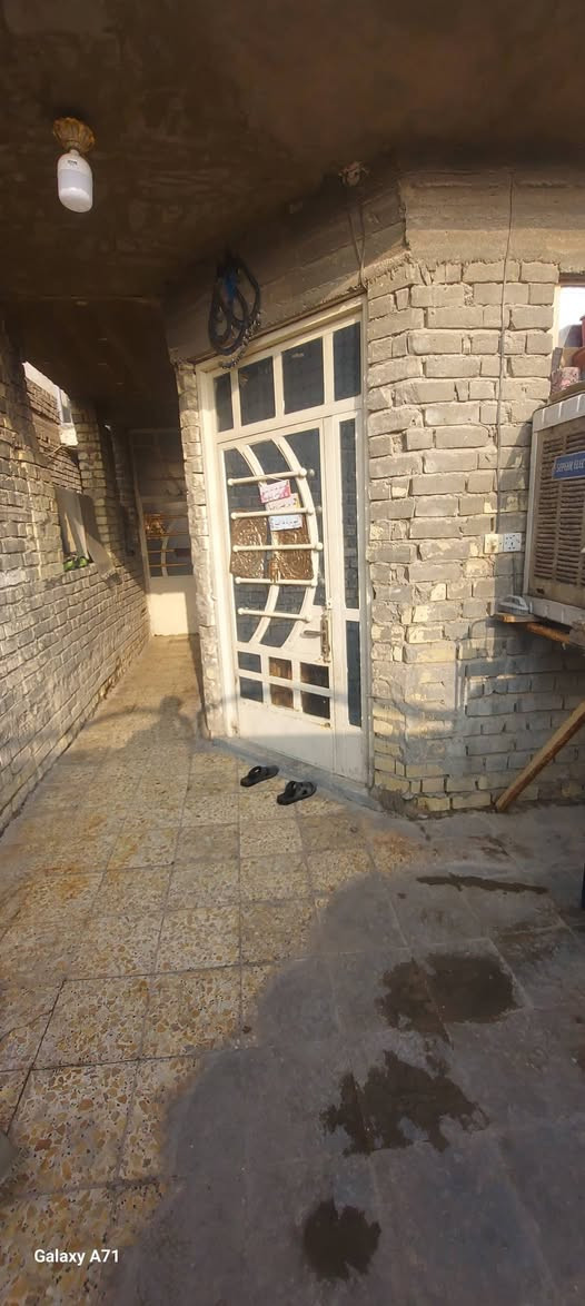 السلام عليكم  متاح دار ١٠٠متر واجهه ٥م ونزال ٢٠ #طابو_صرف طابق ونصف يحتوي على طارمه وحمام خارجي استقبال ومطبخ  وغرفه نوم طابق الثاني غرف نوم وحولي  موقع دار تراث البياع قرب المستوصف الصحي مربع المدارس    كامل الخدمات  ماء تبليط كهرباء مجاريي
لسنااا  االوحيدون باااالتأكيد  . . .       ⚘ مكتب الساعه

ولكننا متميزون مجتهدون مخلصون بأداء عملنا 

🛑 لانتعامل برفع سعر العقار عن سعرة الاصلي نجمع البائع بالمشتري مباشرتا 

🤔عندك عقار حاب تعرضة للبيع بيت او قطعة ارض 🤔
‌‎🧐أو ادور على عقار للبيع بيت او ارض سهلة كل ما عليك بس احفظ رقمنا وراسلنا على واتس اب 
***********
الكرخ
المنصور 
القادسيه 
اليرموك
حي الجامعه 
#البياع  
السيديه
