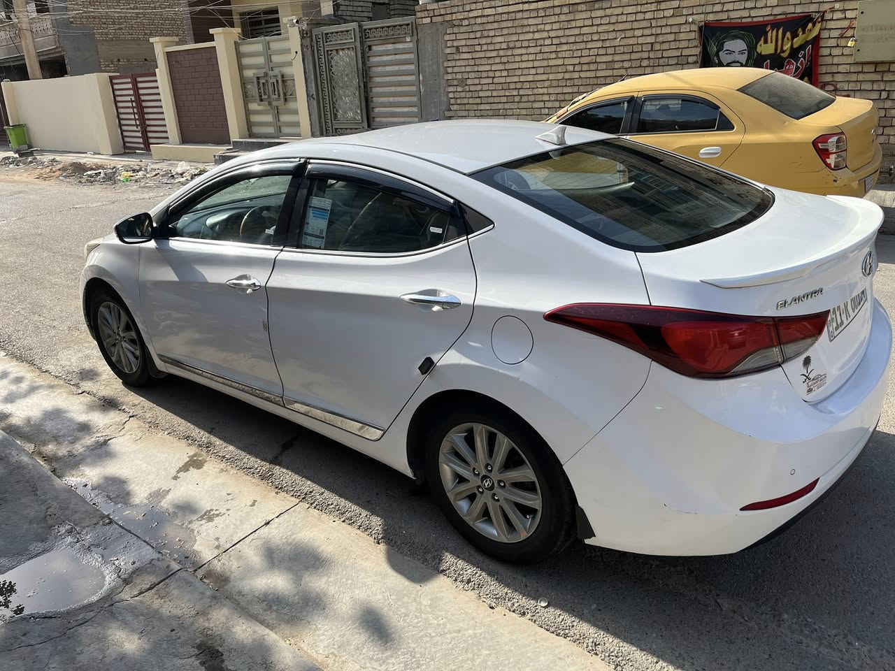 السلام عليكم
النترا 2016 خليجي
محرك ١٨٠٠
فول عدا البصمة
كير محرك كله مكفول وصدر جديد
بيها ٥ قطع صبغ بدون حادث 
السعر ١١٥ بيها مجال
العنوان / بغداد الحسينية 
***********
