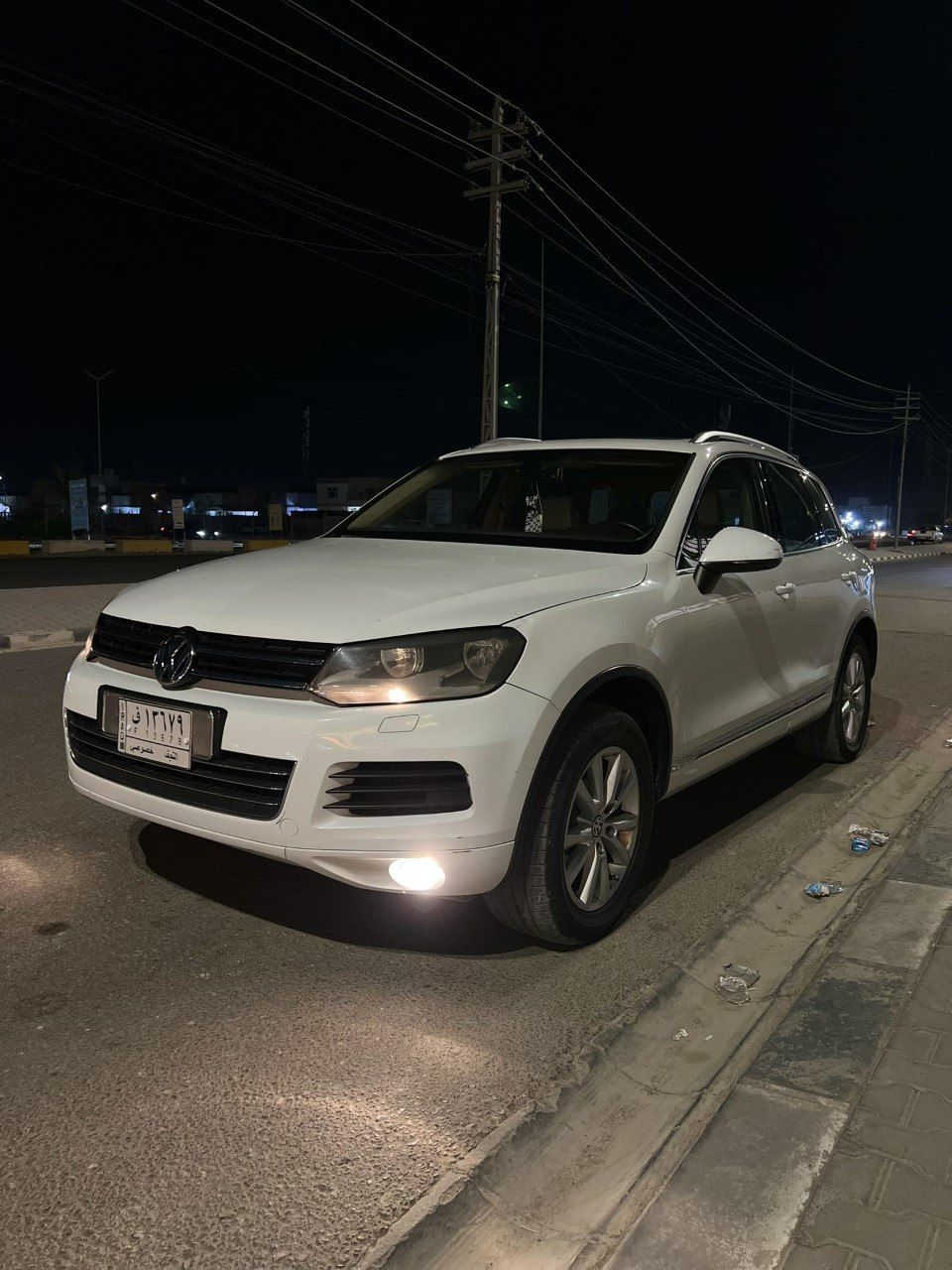 فولكس واجن 2013 مكفوله ضربه وصبغ وكير ومحرك وتبريد كله شغال 
فووول 
محرك 3500
 حساسات كاميرا شغال 
سعر 120 ورقه واذاةع دفعتين هم نتراهم بالاتفاق 
رقم ***********
