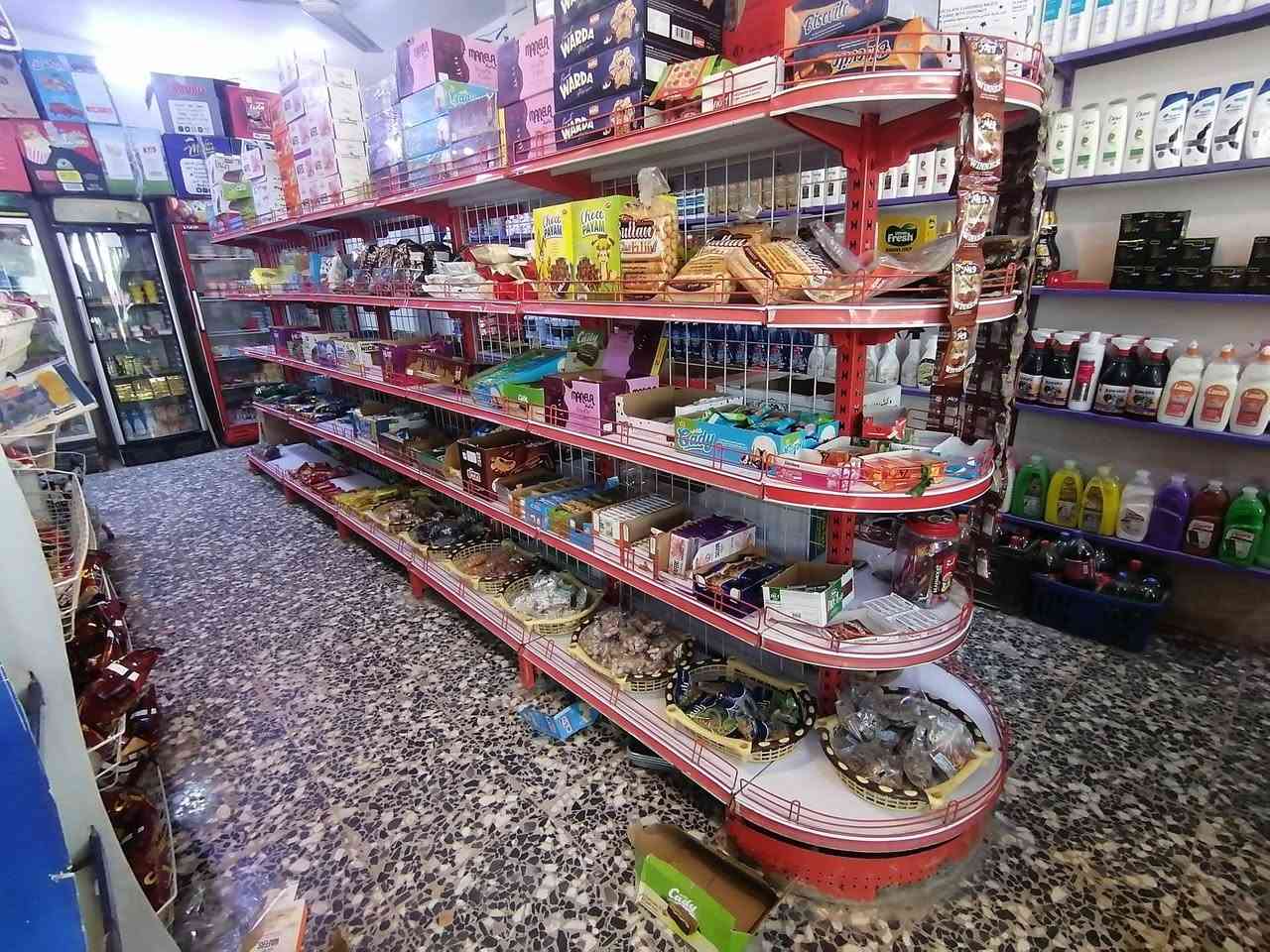 السلام عليكم 
غراض اسواق للبيع 
عارضات 8   ومجمدات 3
سفينه العدد 2 طول الوحده 5 امتار +رفوف 
المكان بغداد معامل الحسينيه 
للاستفسار الاتصال على الرقم التالي 
***********
